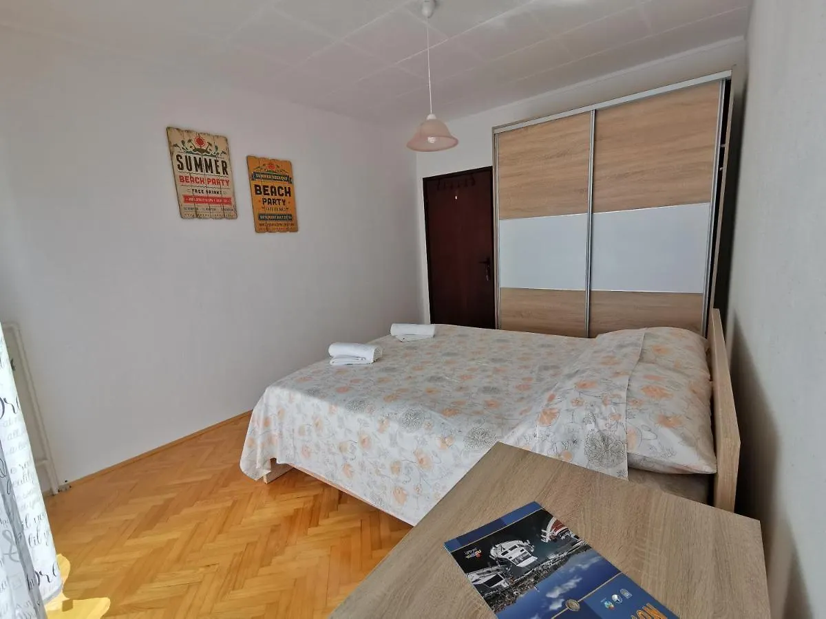Apartment Piko Novi Vinodolski 0*,